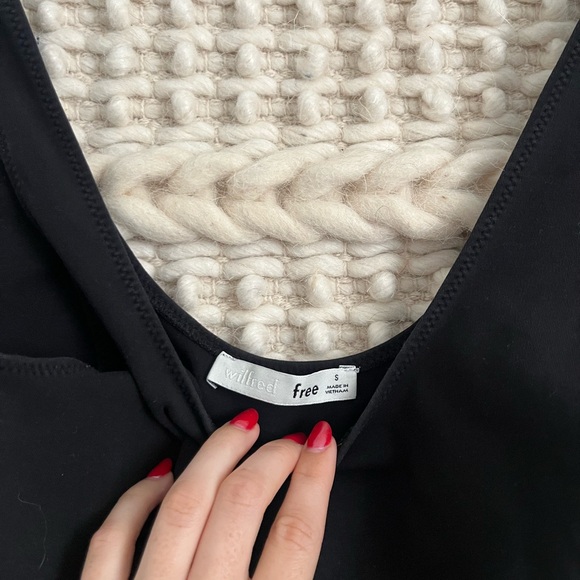 WILFRED Small Black Crop Top - Picture 3 of 3